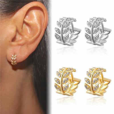 Eurasias Fashion twigs with ear buttons, a simple personali