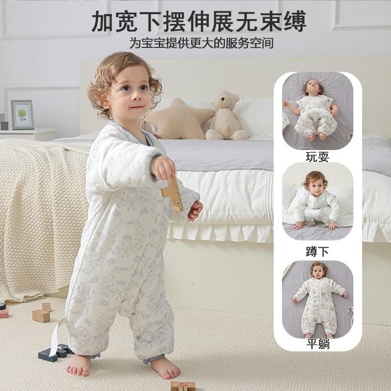 Neonatal sleeping bag sleeper baby winter kicker with a tamp