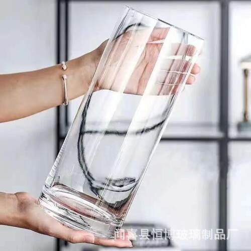 A big straight glass vase, transparent living room, water-br