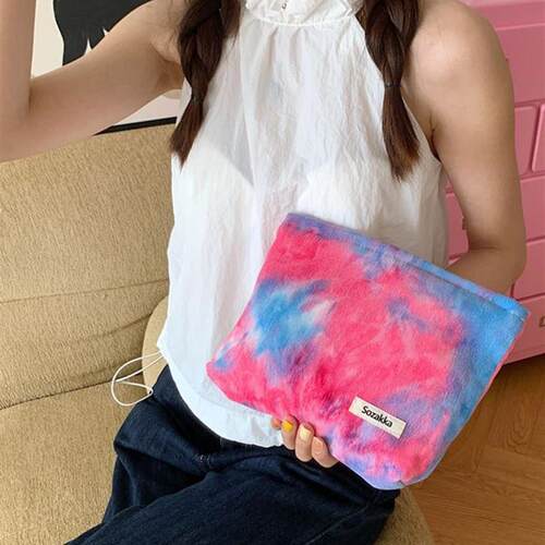 37172 The Han Fung Tsing Gradient Cosmetics Packages are hig
