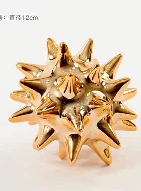 The Nordic-style golden bayonets have a homemade apparel wit