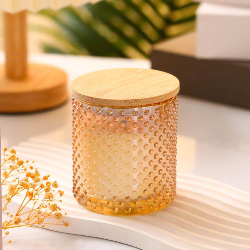 Its a candle plating amber with soybean candles and soy wax