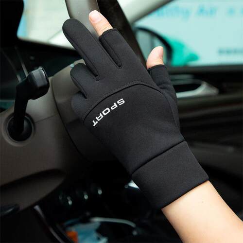 Warm and velvet gloves, sports gloves outside the house in t