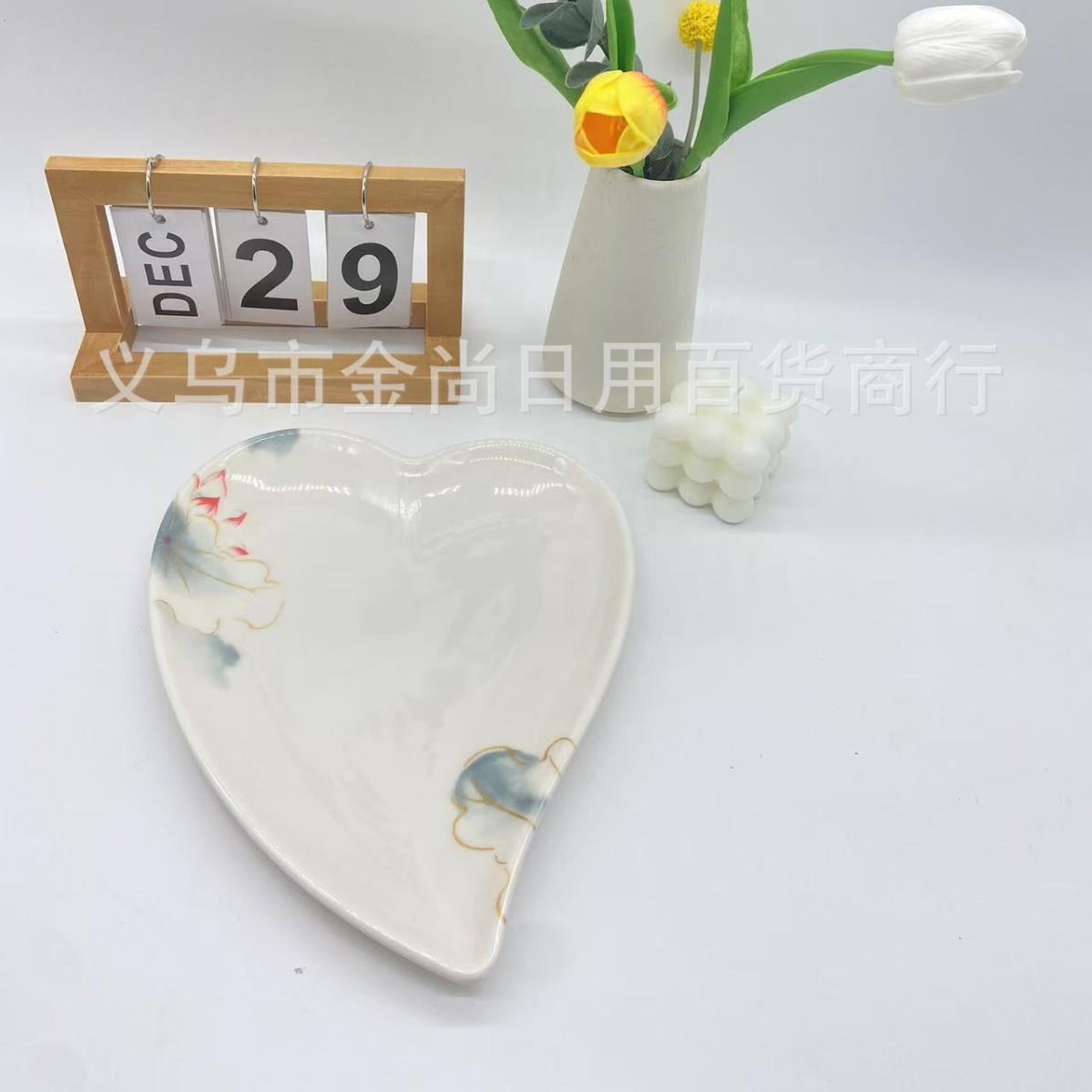 Wholesale melamine heart-shaped plates, plastic snack and co