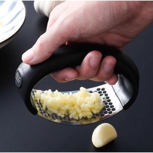 Stainless Steel Manual Garlic Press, D-shaped Curved Design