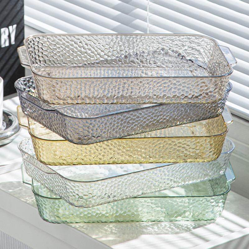 Home-use tray, tea tray, and dinner plate set in a luxurious