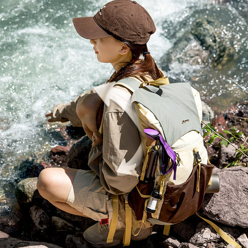 北山狼户外轻便登山包男女款专业徒步运动旅行旅游书包背包双肩包