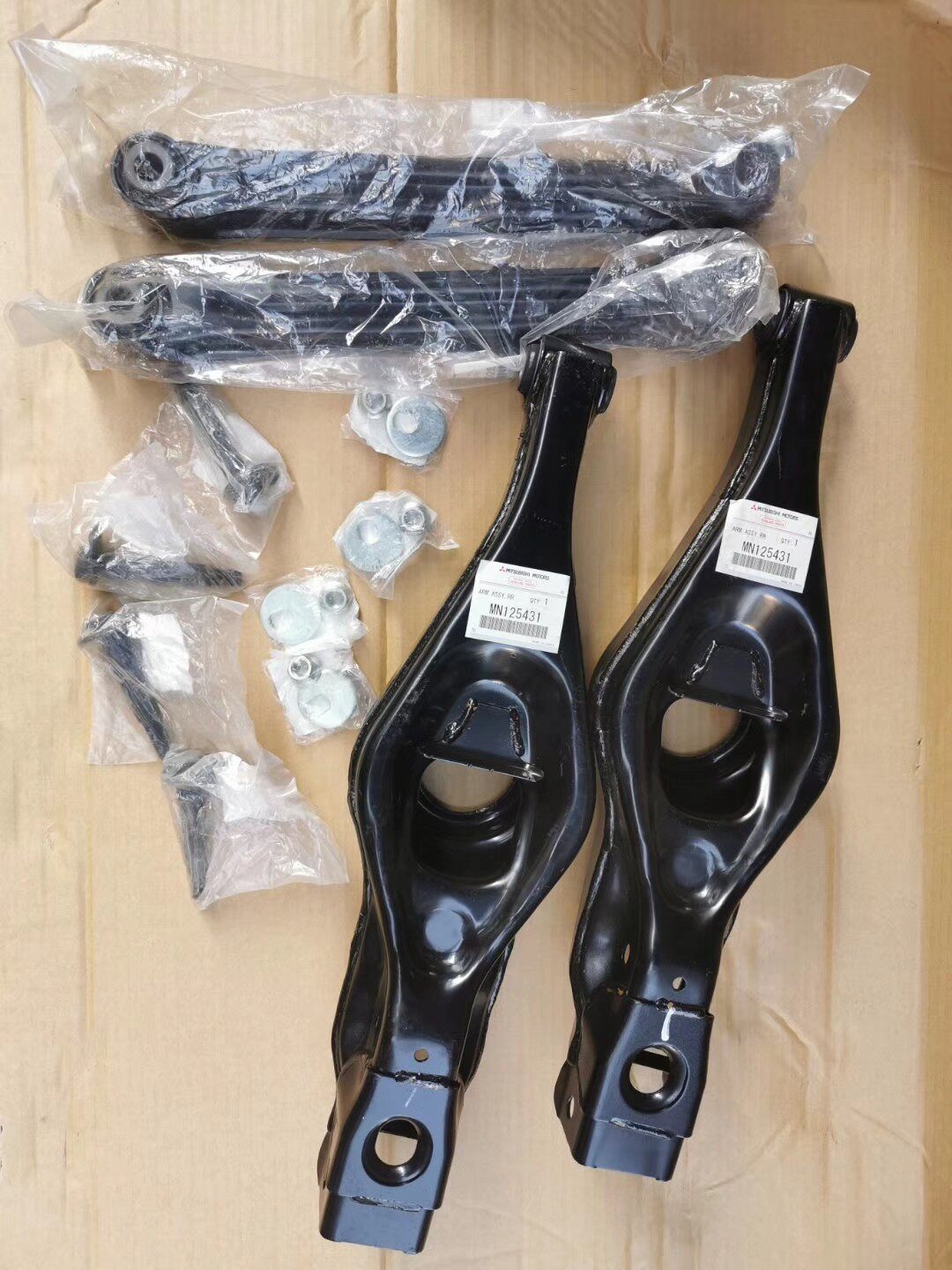 三菱帕杰罗总成摆臂定位套件