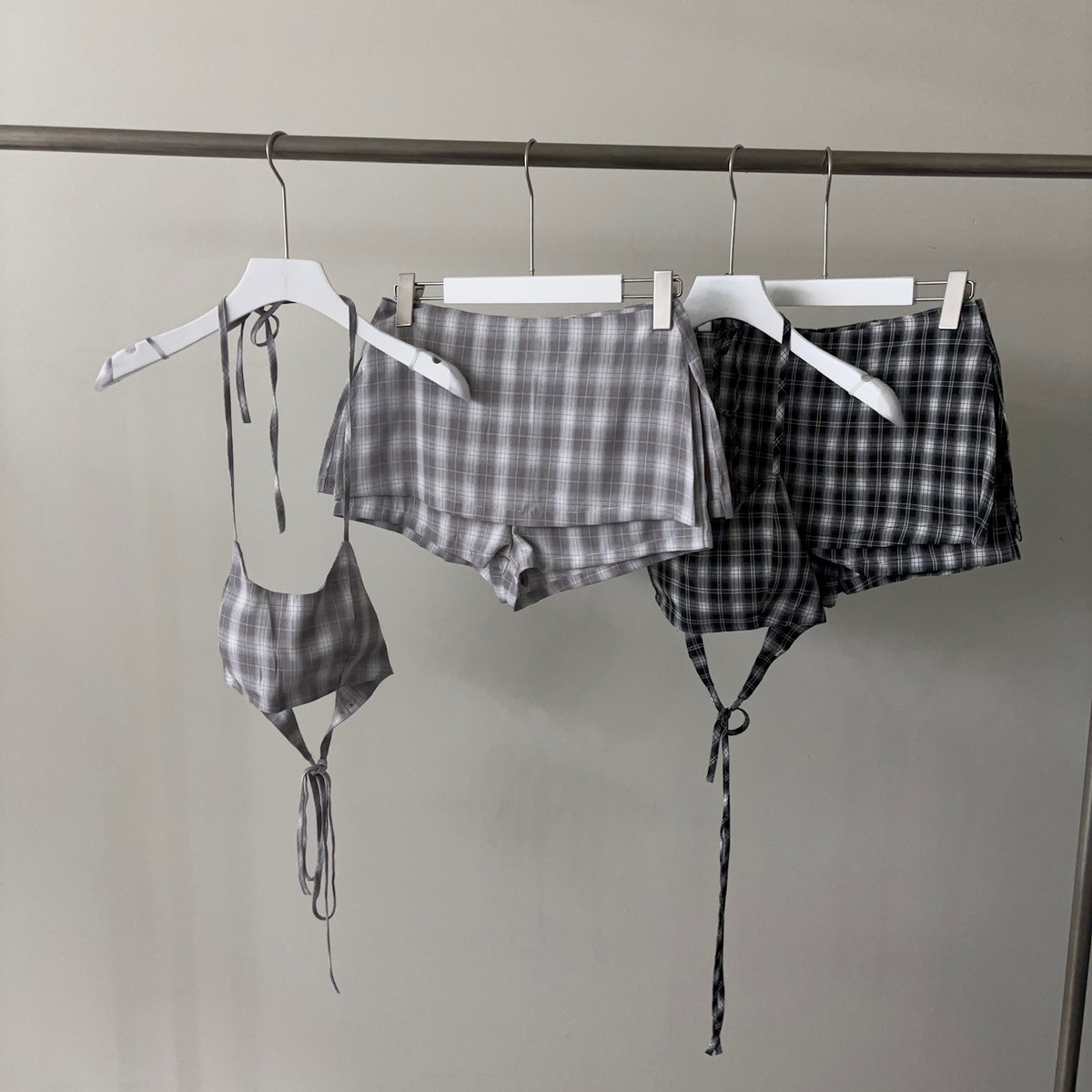 est-新品后绑带抹胸吊带背心+休闲格子裙裤套装0500