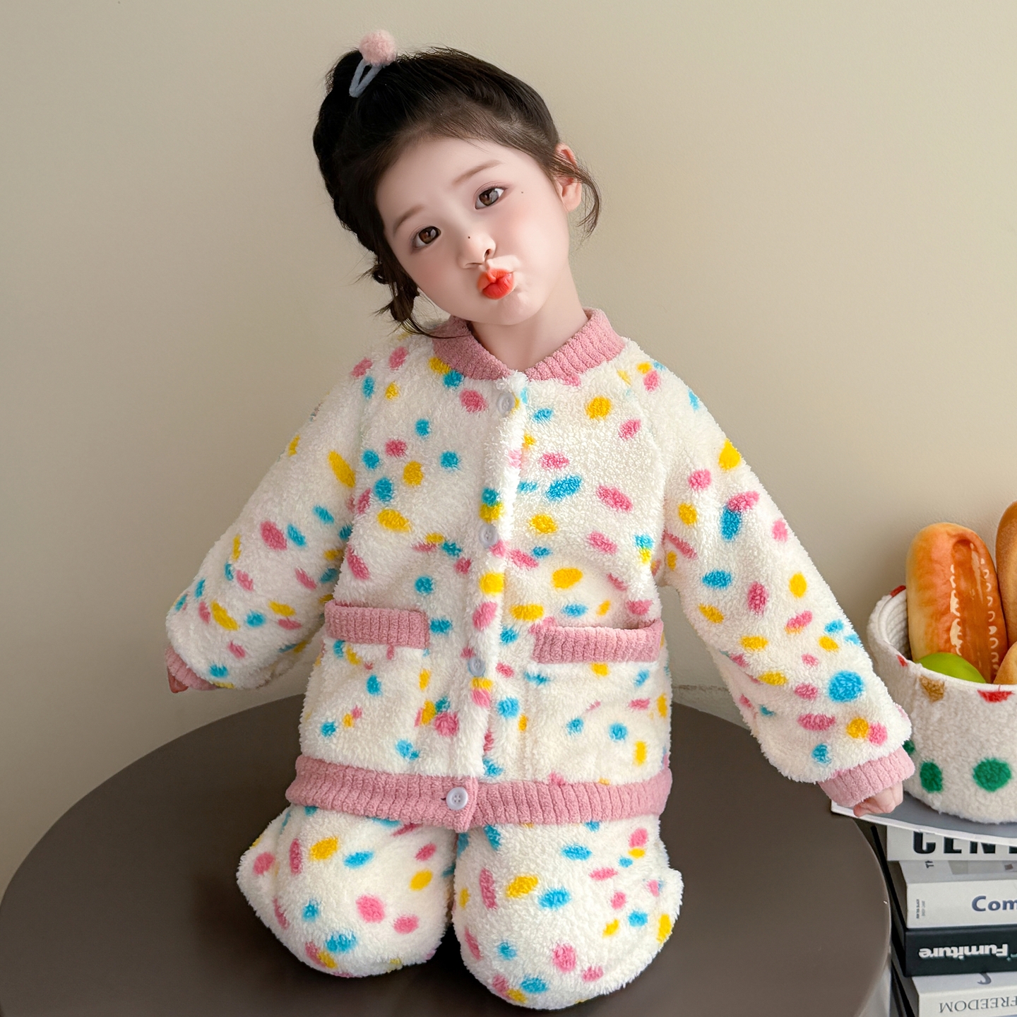 儿童睡衣女童秋冬款2025新款珊瑚绒彩点家居服女宝开衫套装两件套