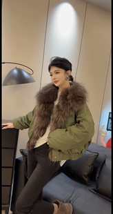 2025秋季新款高端时尚显瘦大气琥珀流光风拆可卸貉子毛领羽绒服潮