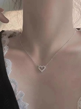 日韩甜美镶钻爱心项链女镂空心形简约锁骨链不锈钢链条项链