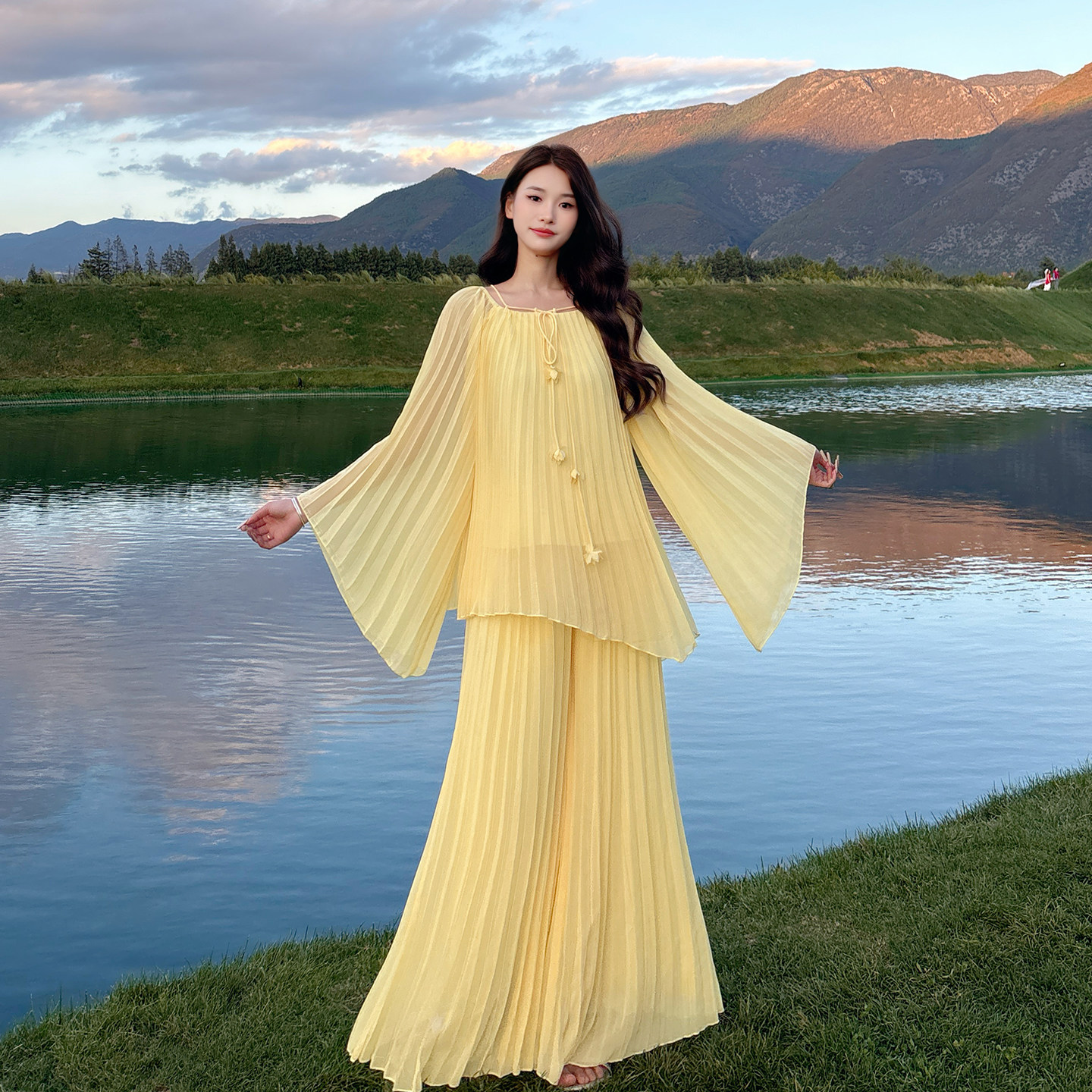 海岛度假裙绝美氛围感旅游拍照黄色百褶长袖上衣飘逸半身裙套装裙,女装/女士精品,连衣裙,淘宝优惠券,粉丝福利购,淘宝优惠卷
