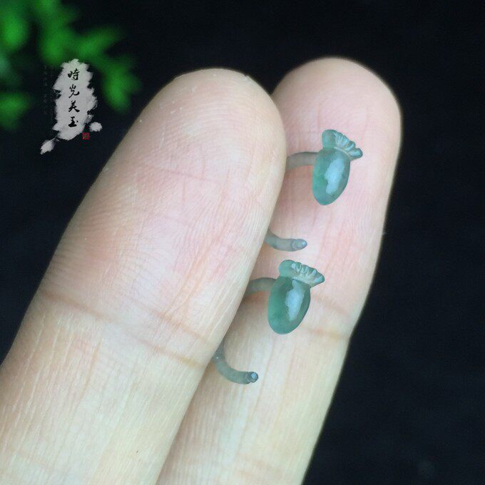全玉石天然A货翡翠萝卜耳环