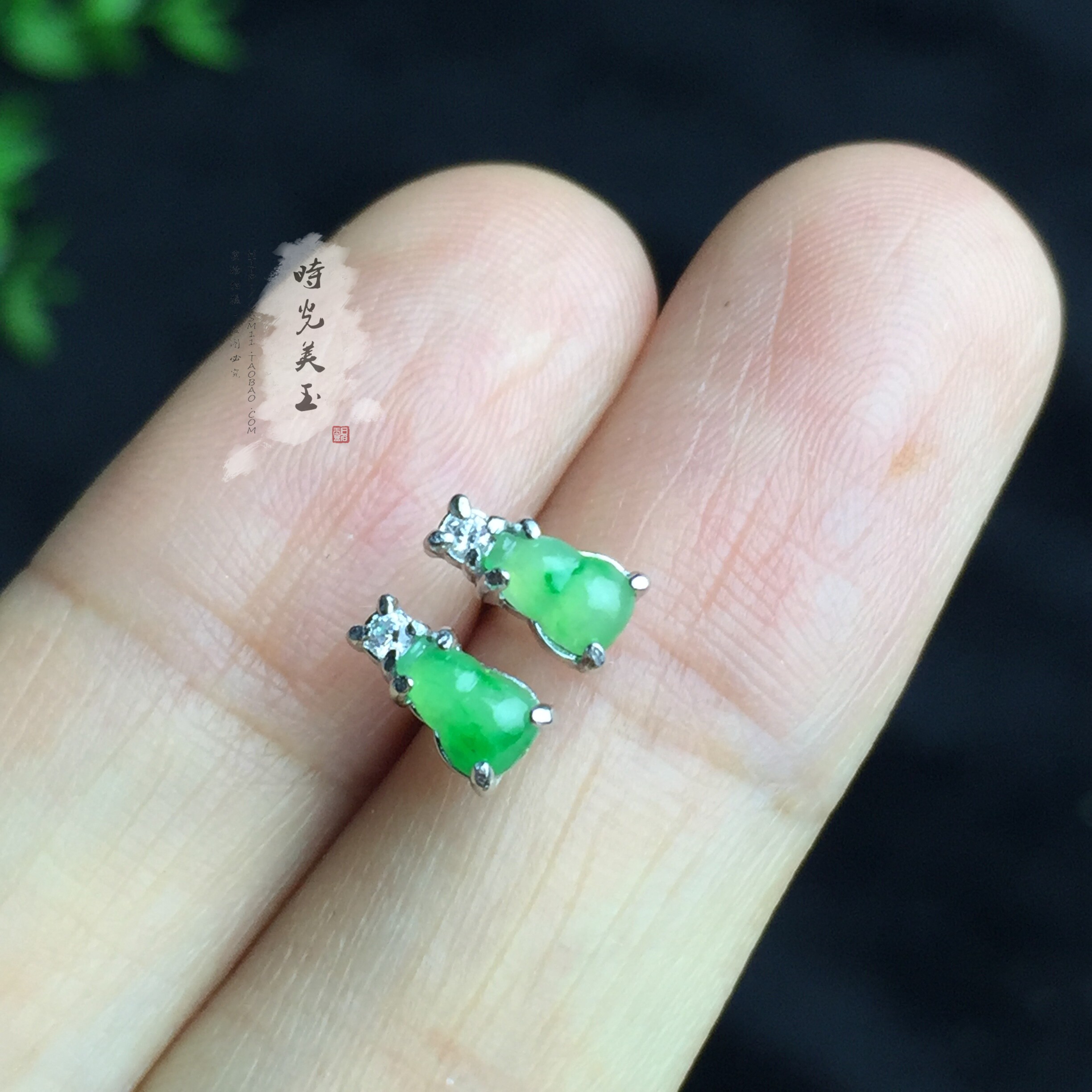 送证书！缅甸纯天然A货翡翠925银镶嵌冰种满绿飘翠葫芦小耳钉