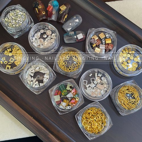 颖颖美甲新品复古老钱风金属饰品怪诞中晕染风指甲ins款搭配素材