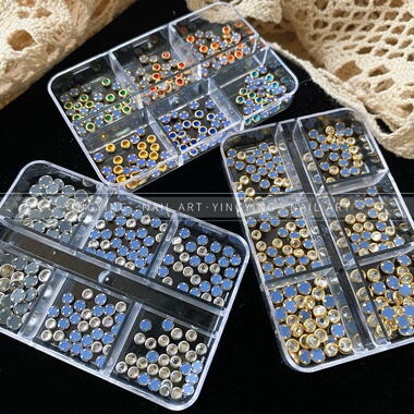 颖颖美甲精品白色彩色k9平底镶边系列六宫格180颗3mm4mm6色组合钻