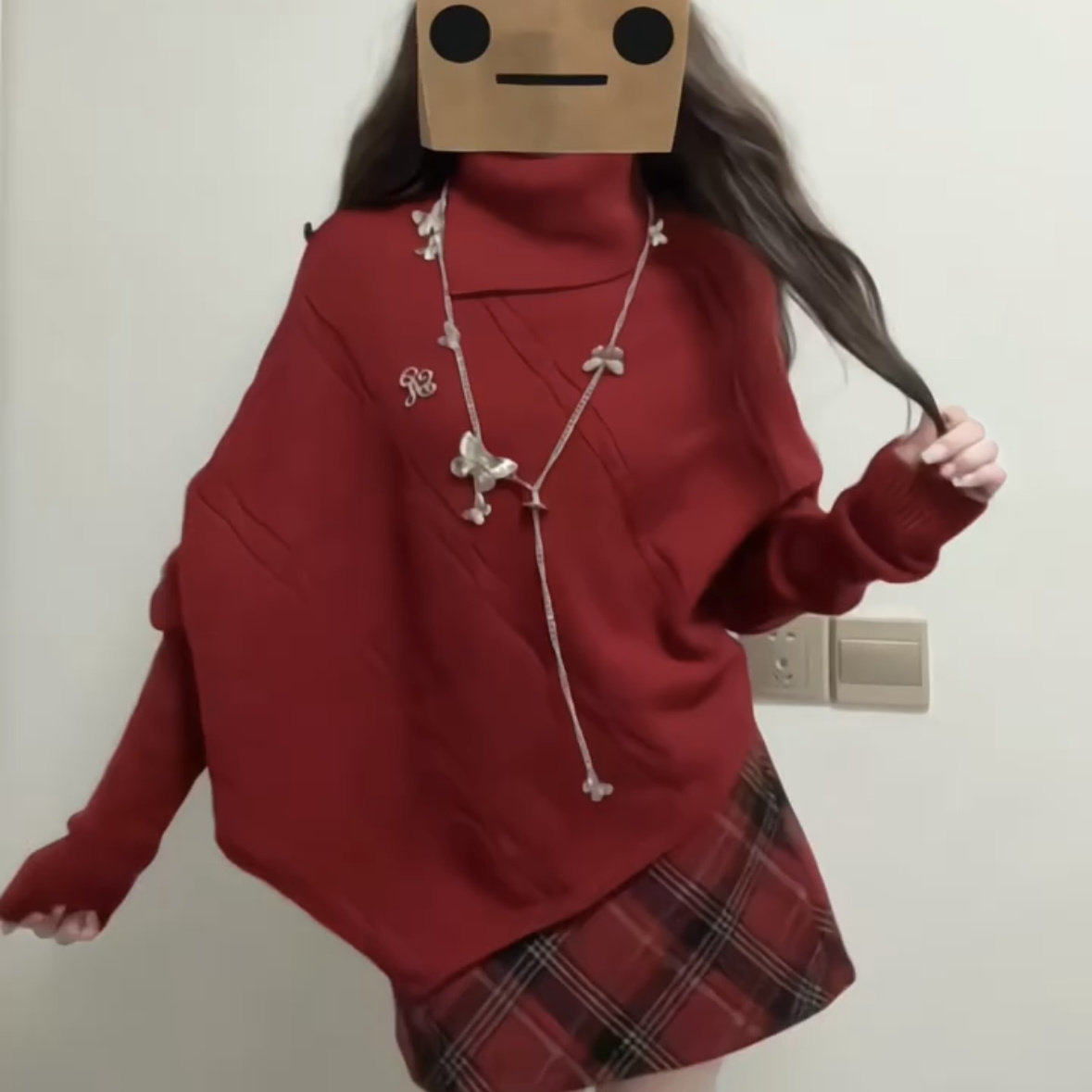 新年本命年红色半高领斗篷毛衣女秋冬季设计感慵懒加厚套头针织衫