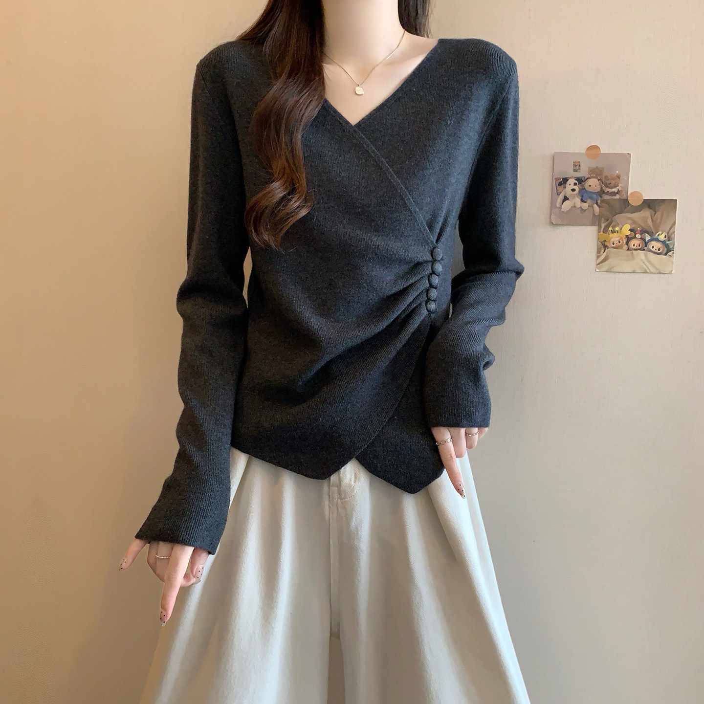 大码不规则交叉v领打底衫女秋冬季胖mm收腰毛衣内搭针织长袖上衣
