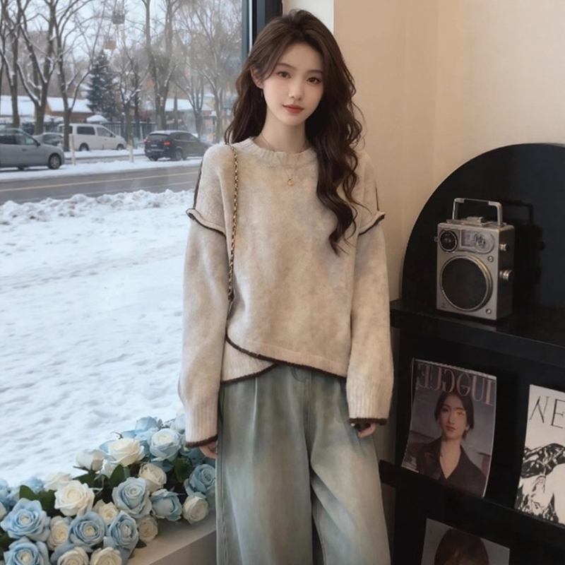 燕麦色奶呼呼软糯针织衫女秋冬新款大码胖MM圆领套头毛衣宽松上衣