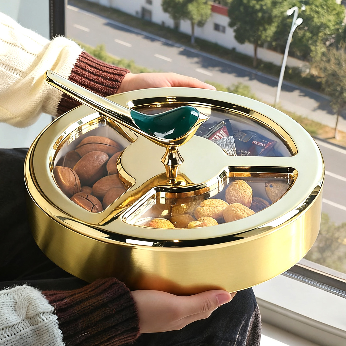 精致高颜值果盘2025新款高端轻奢水果盘分格客厅水果坚果收纳盒