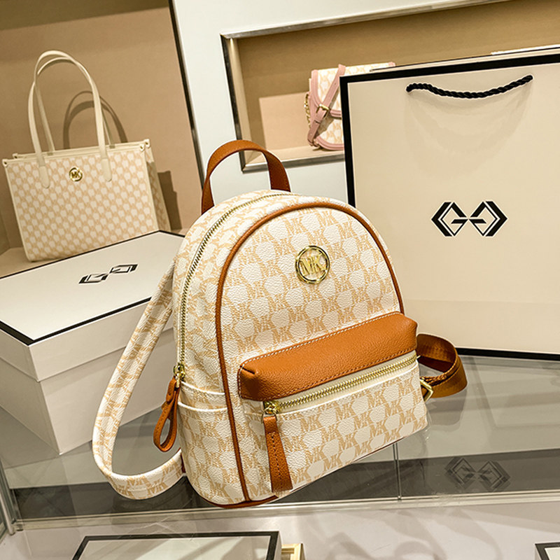 MK双肩包女2021新款潮时尚秋冬小众设计高级感英伦风背包超火书包