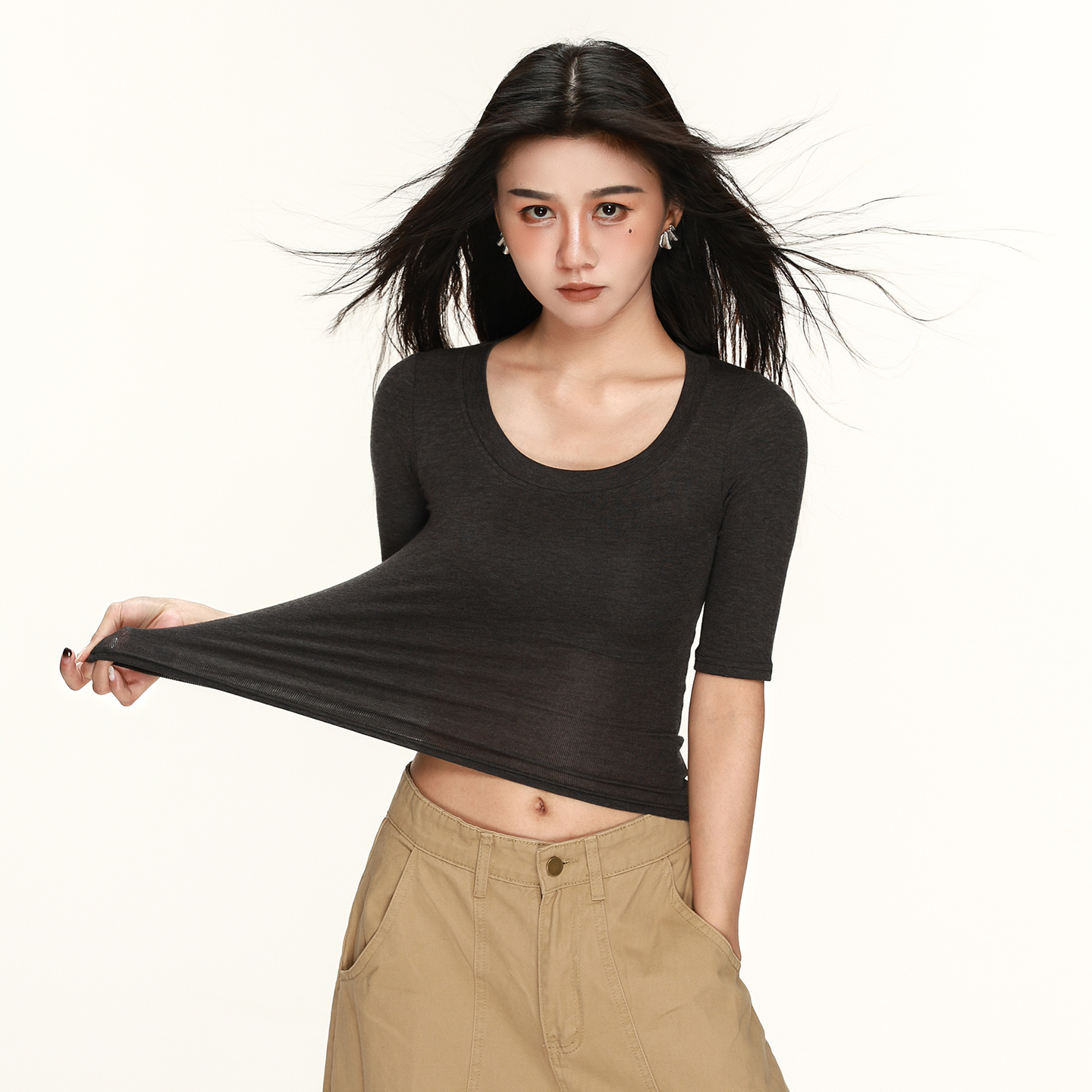 夏秋季紧身中袖T恤女五分袖性感露锁骨体恤U领辣妹独特绝美小上衣