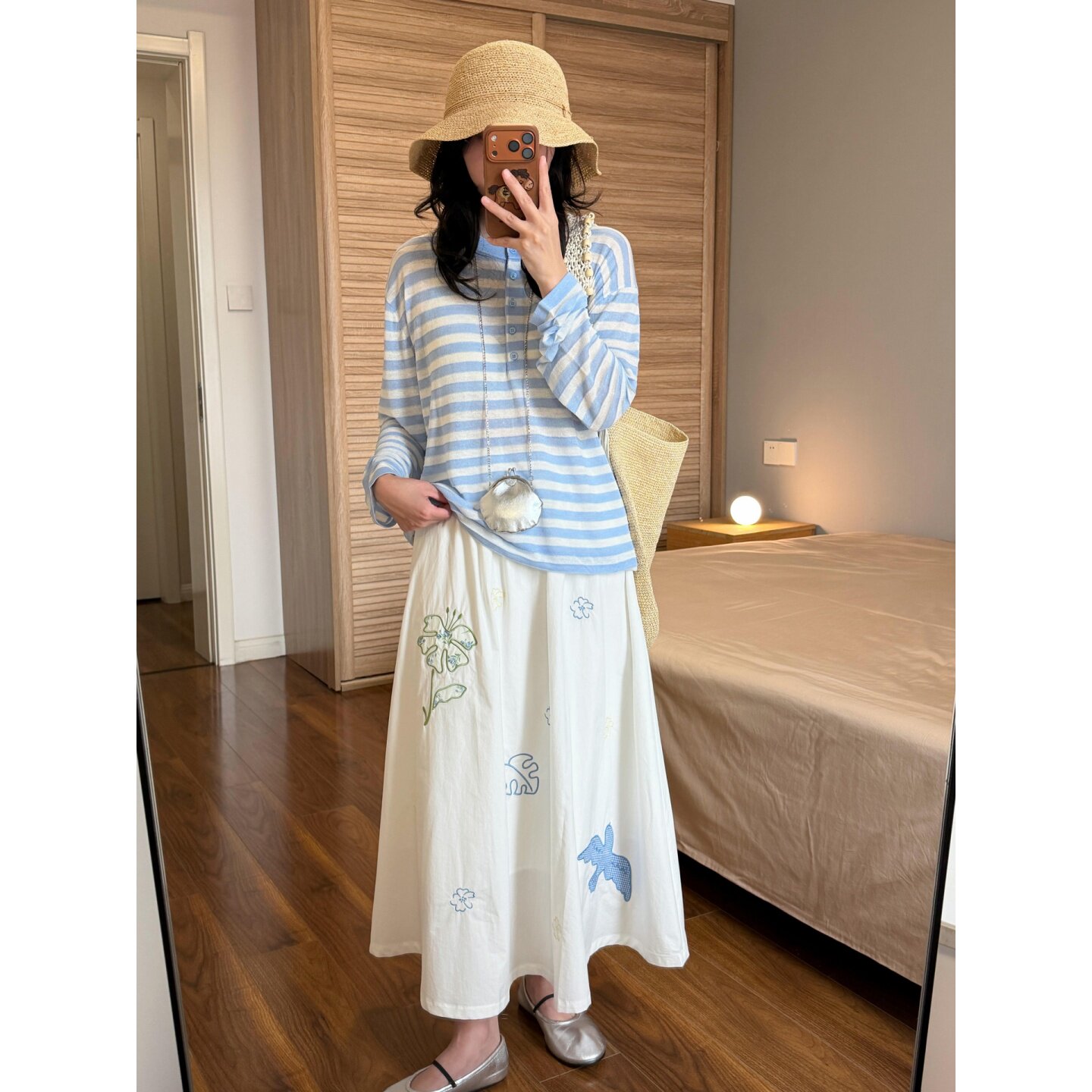 设计师款白色学院风刺绣中长裙夏秋甜美文艺复古白月光少女半身裙