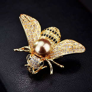 2022 Famous Brand Design Insect Series Brooch Women Delicate