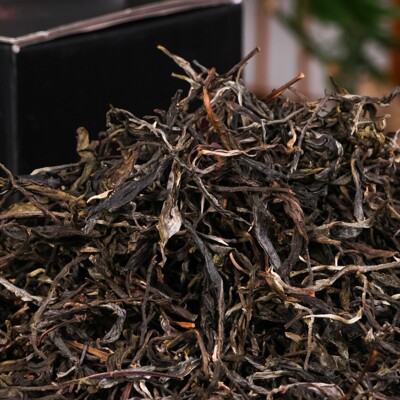 梅子箐锅底塘2023云南普洱生茶散茶250g箱装春茶带茶样