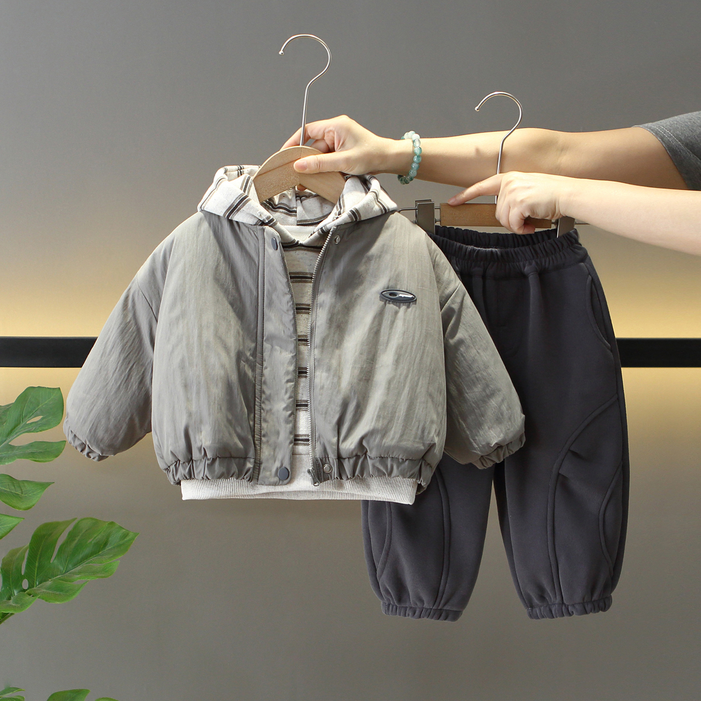 男童冬季韩版时髦加绒加厚三件套