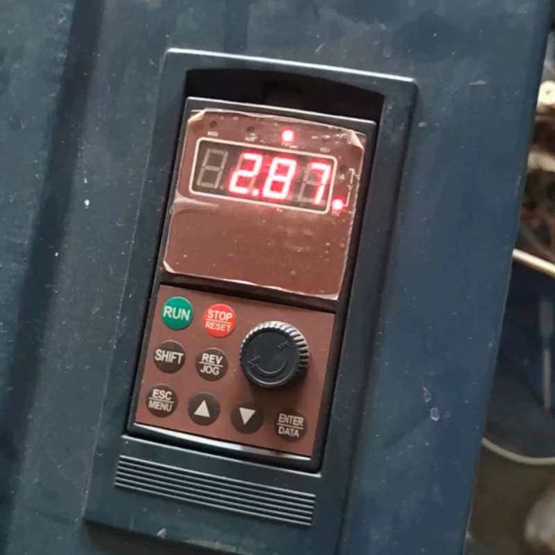 议价变频器下来的一台，没有底盖其它元器件