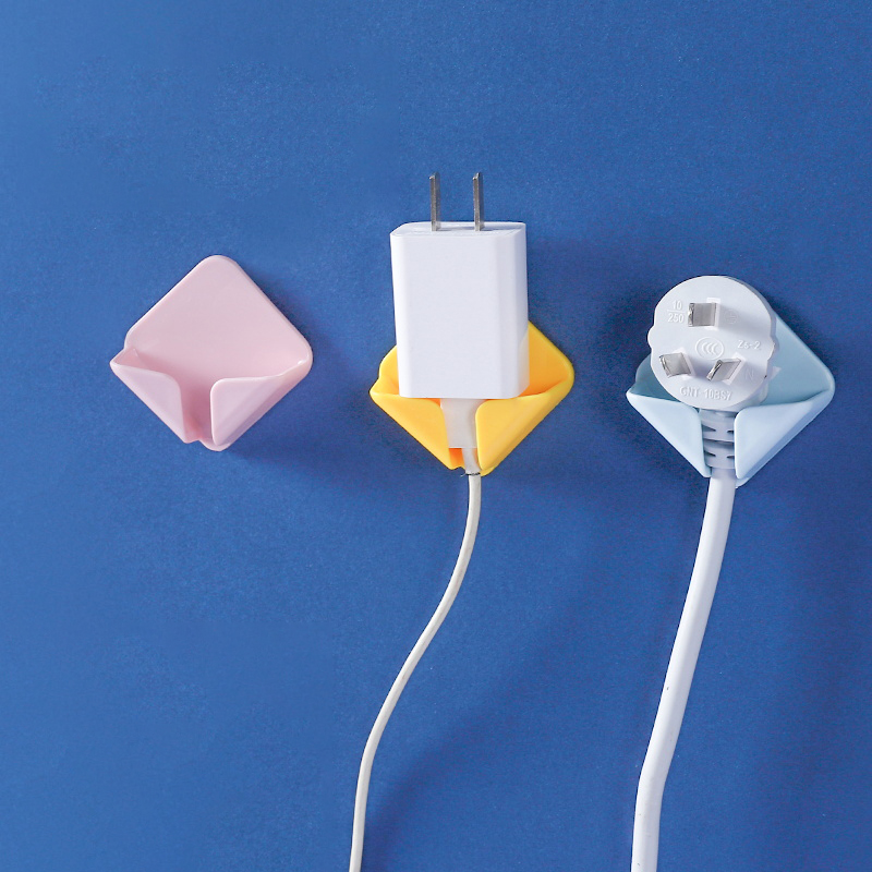插头免打孔强力粘胶多功能厨房壁挂收纳挂钩电源线支架固定器