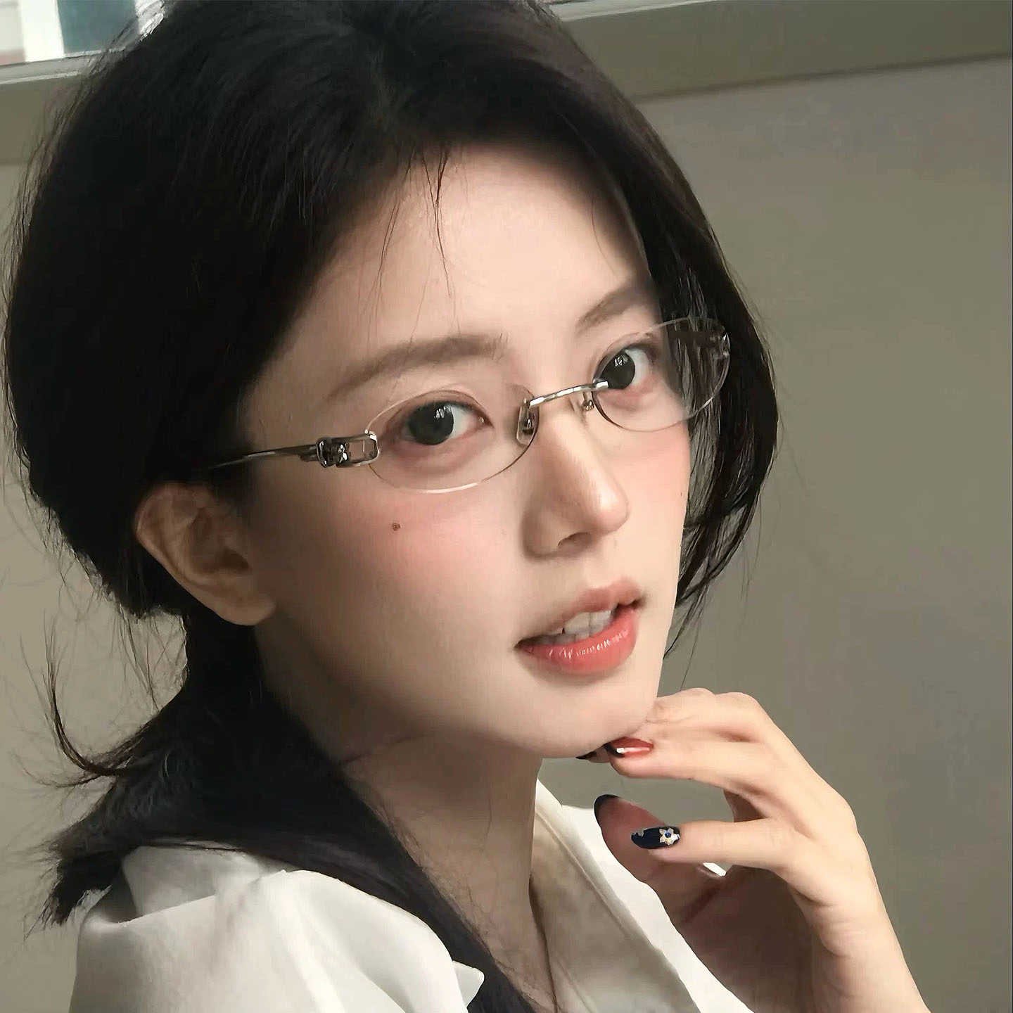清冷高智感银色无框眼镜女近视可配度数椭圆无边框素颜纯欲平光镜