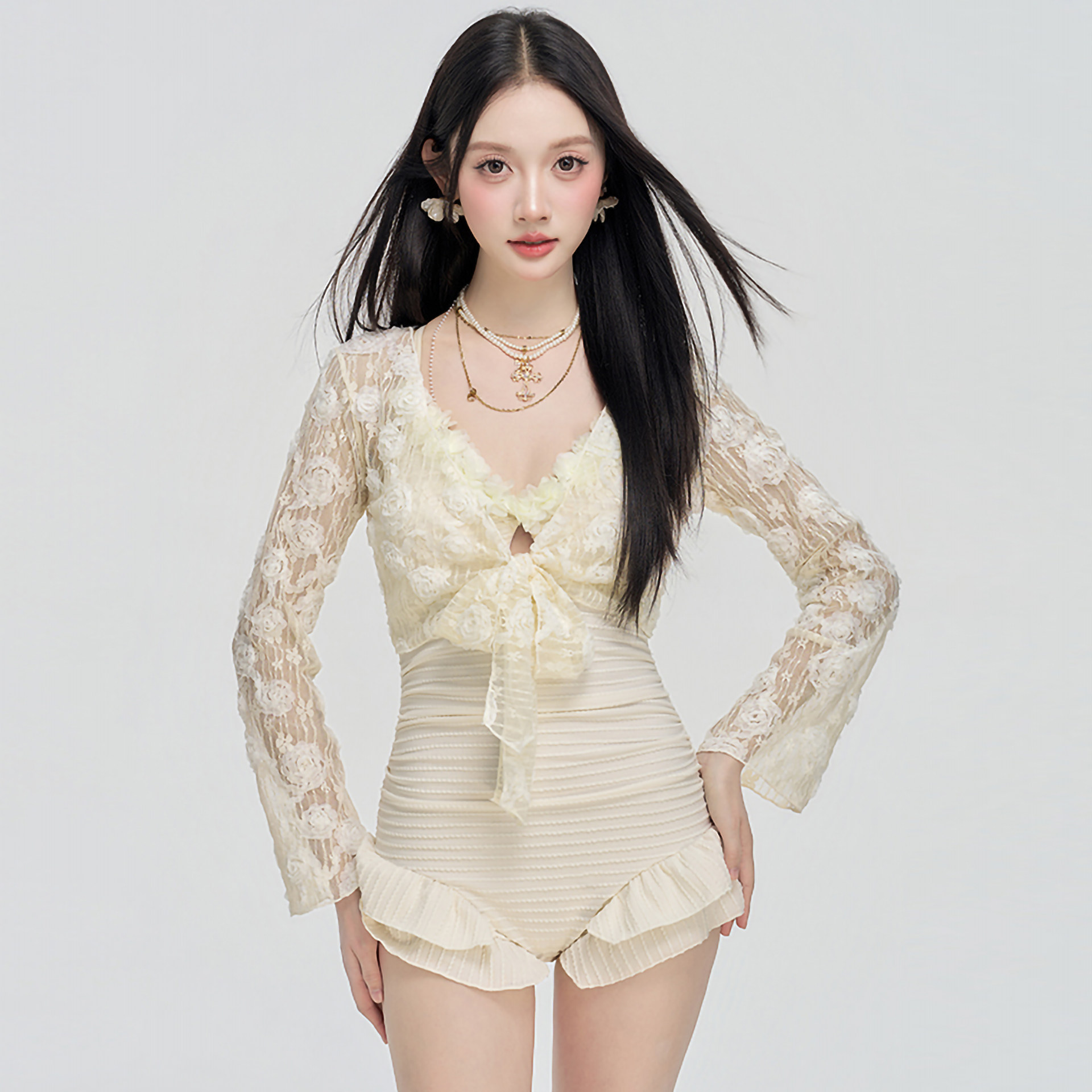 连体泳衣女高级感法式蕾丝蝴蝶结显瘦长袖两件套度假风泡温泉泳装