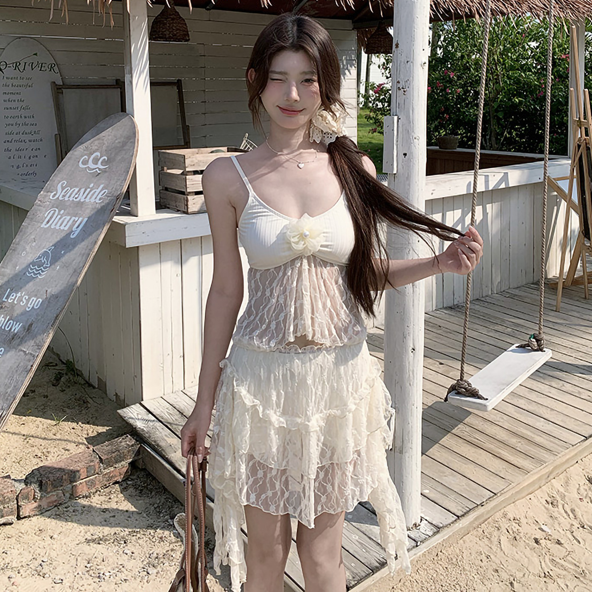 分体泳衣女高级感三件套蕾丝吊带性感裙式平角裤显瘦度假温泉泳装