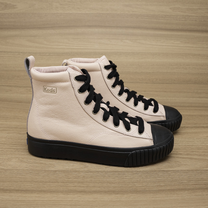 9.15 K.D 女款中高帮运动鞋皮质板鞋轻便舒适休闲百搭粉色