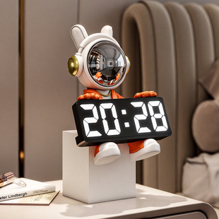 创意时钟坐姿宇航员卡通小摆件桌面电视柜床头柜送小男孩生日礼物