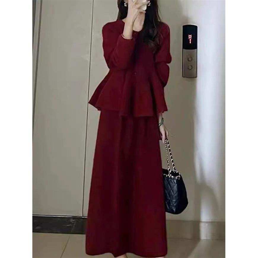 欧洲站秋装2025年新款法式覆古红色针织套装裙子秋冬款毛衣两件套