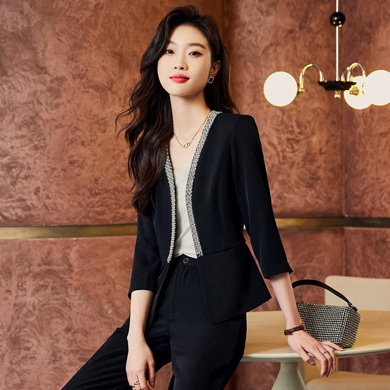 高档轻奢黑色西装外套女士夏季薄款百搭钉珠无领短款中袖西服套装