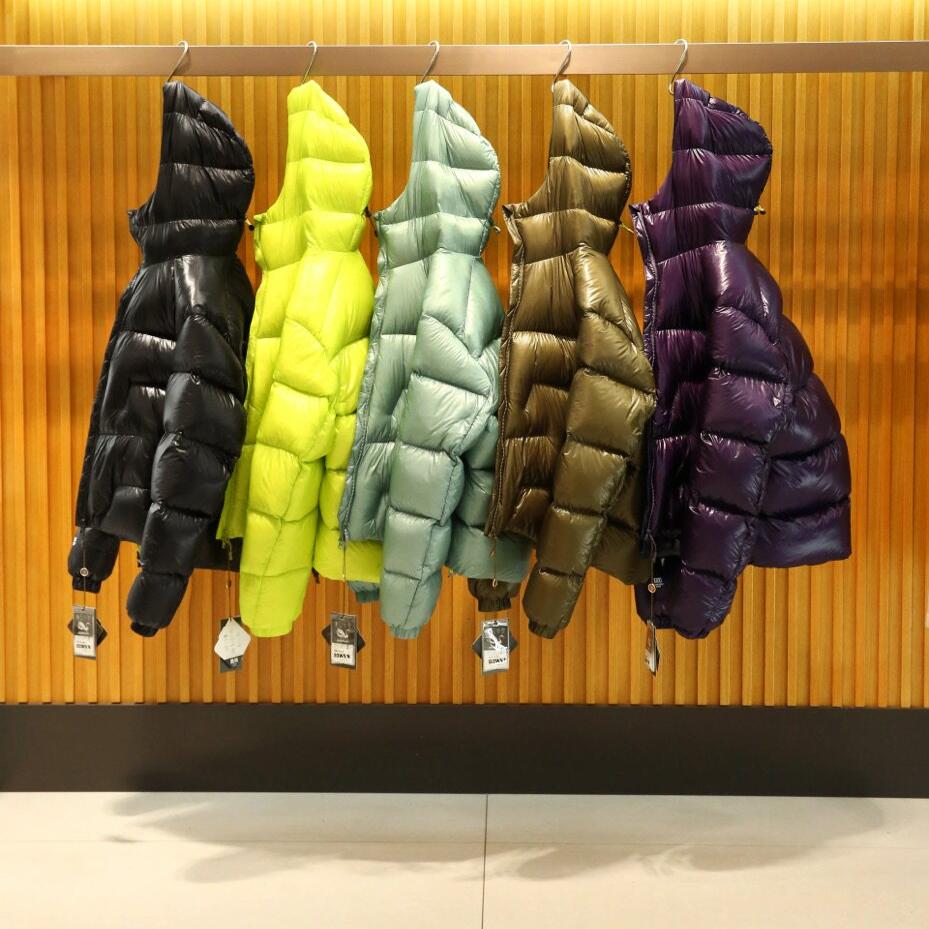 90白鹅绒加厚连帽防水羽绒服