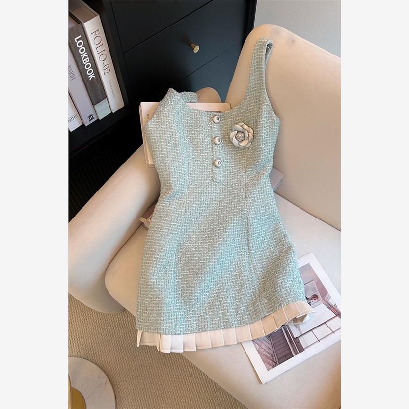 小香风吊带连衣裙2025年新款女夏季显身材巨好看的短款无袖背心裙