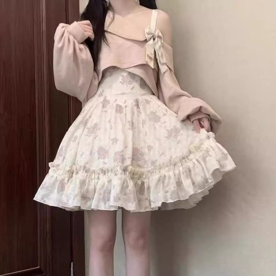 洛丽塔连衣裙秋冬新款学院风碎花休闲运动套装