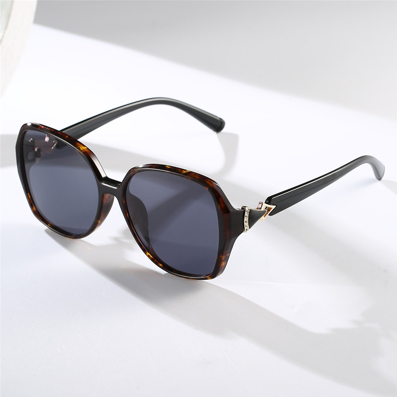 2026年新款防紫外线太阳镜大脸显瘦墨镜女高级感优雅时尚偏光眼镜
