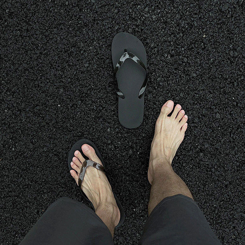 空气感人字拖拖鞋男士高端简约2026新款防滑防臭耐磨夏季夹脚凉鞋