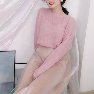 很仙的五彩亮丝马海毛薄款毛衣女圆领宽松套头粉红色针织衫新款