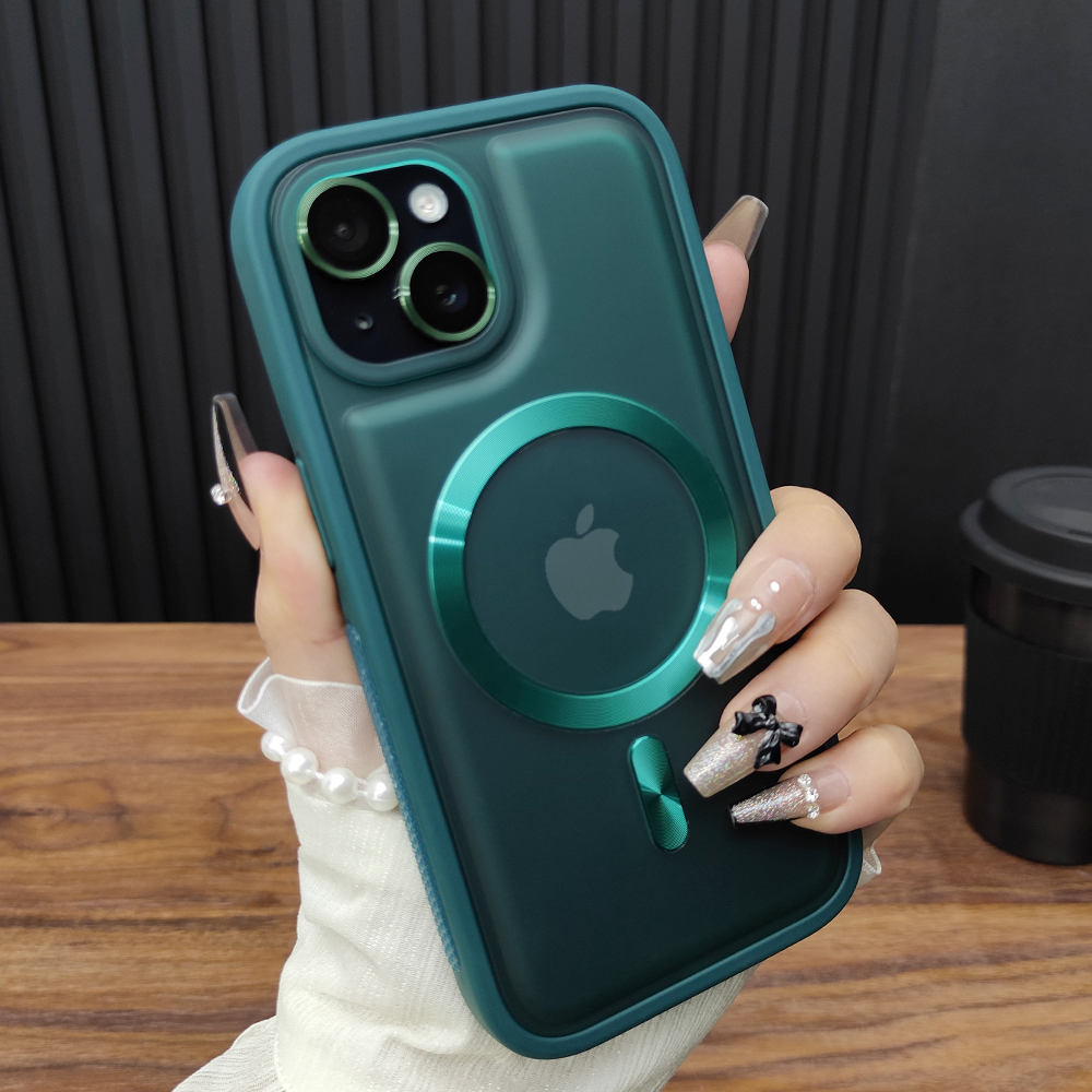 适用苹果16ProMax手机壳iPhone15合金镜头膜14Plus肤感磨砂13磁吸充电12防摔硅胶时尚11保护套苍岭绿D47