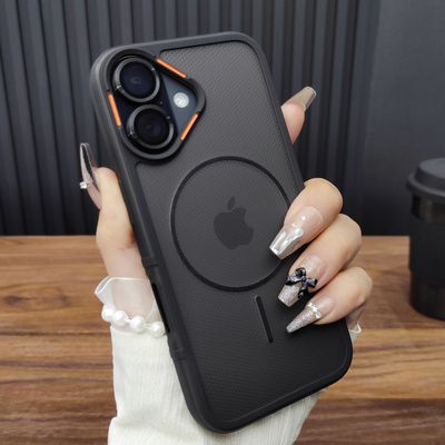 苹果17肤感磨砂磁吸手机壳