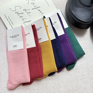 韩国东大门秋季纯色速干丝棉情侣袜复古红深绿色薰衣草香香中筒袜