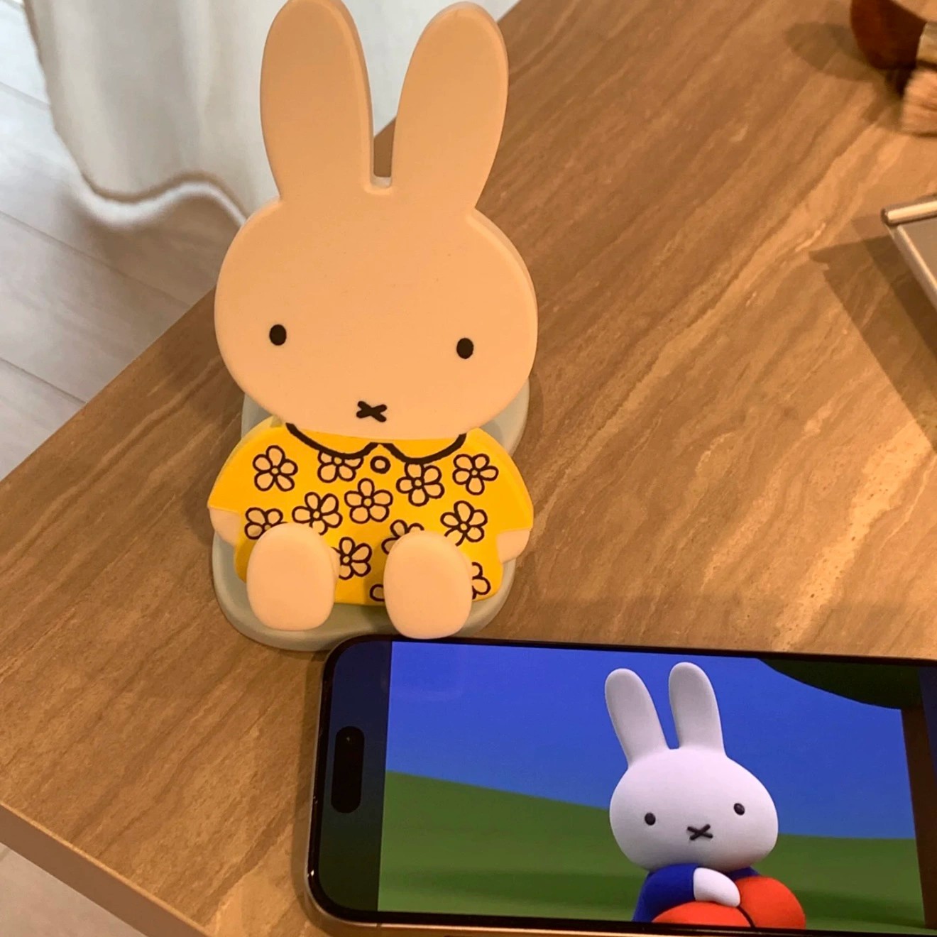 米菲折叠手机支架桌面摆件可爱